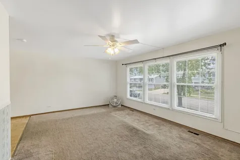 610 West Burning Tree Lane Arlington Heights IL 60004