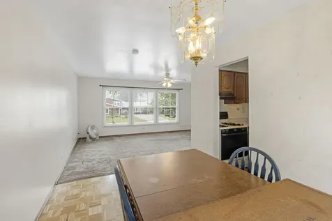 610 West Burning Tree Lane Arlington Heights IL 60004