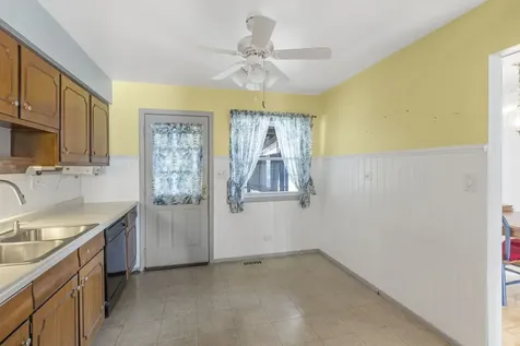 610 West Burning Tree Lane Arlington Heights IL 60004