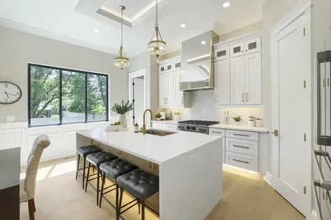 909 Evergreen Avenue Glen Ellyn IL 60137