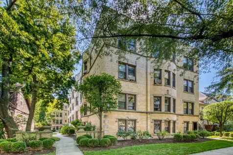 1923 West Estes Avenue Chicago IL 60626