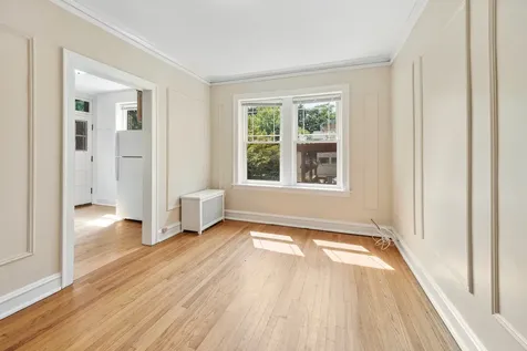 1923 West Estes Avenue Chicago IL 60626