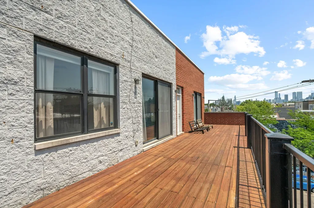 2003 West Superior Street Chicago IL 60612