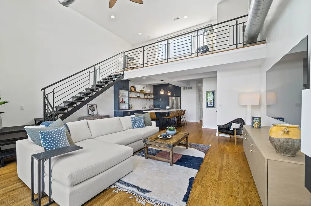 2003 West Superior Street Chicago IL 60612