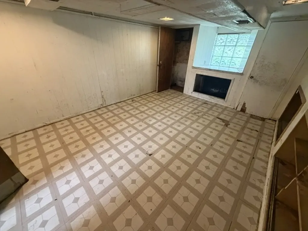 2304 East 98th Street Chicago IL 60617