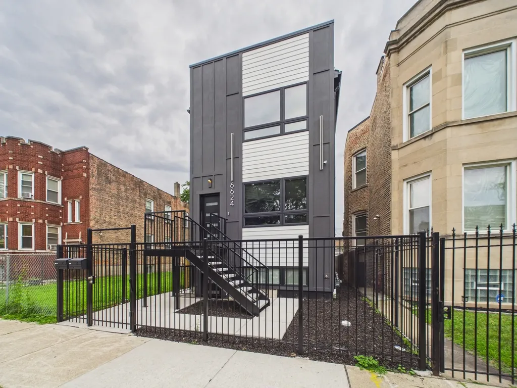 6624 South Champlain Avenue S Chicago IL 60637