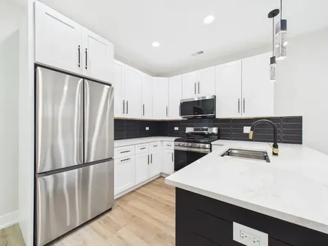 6624 South Champlain Avenue S Chicago IL 60637
