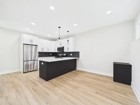 6624 South Champlain Avenue S Chicago IL 60637