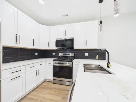 6624 South Champlain Avenue S Chicago IL 60637