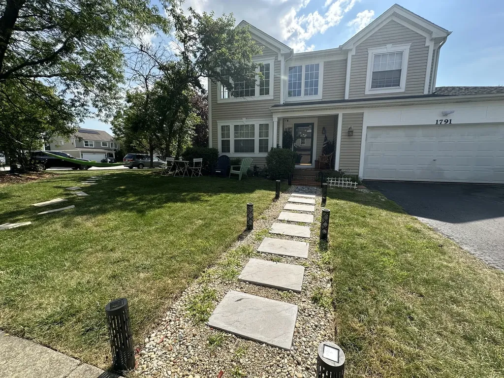 1791 Ellington Drive Aurora IL 60503