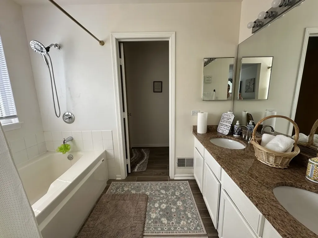 1791 Ellington Drive Aurora IL 60503