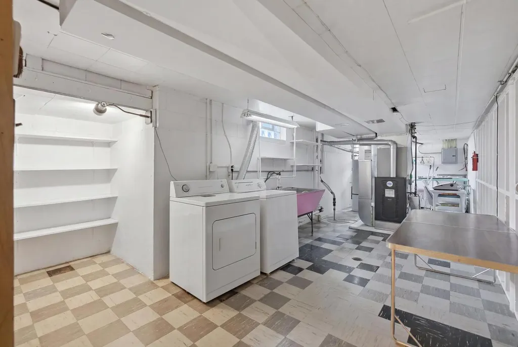 8531 West Agatite Avenue Chicago IL 60656