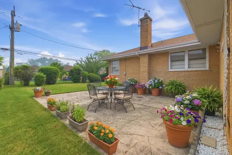 8531 West Agatite Avenue Chicago IL 60656