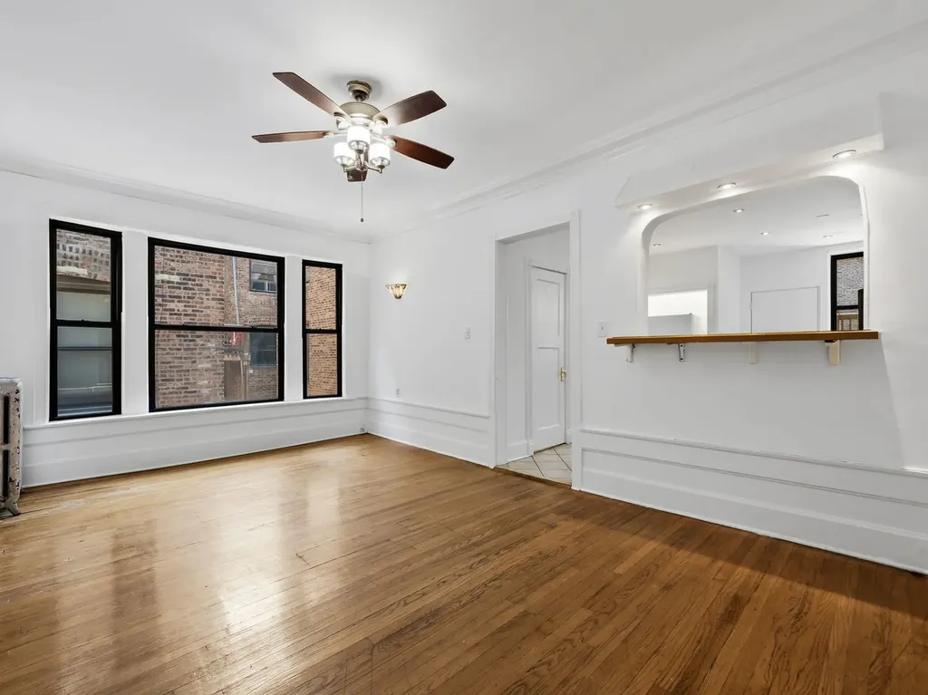 1227 East Hyde Park Boulevard Chicago IL 60615