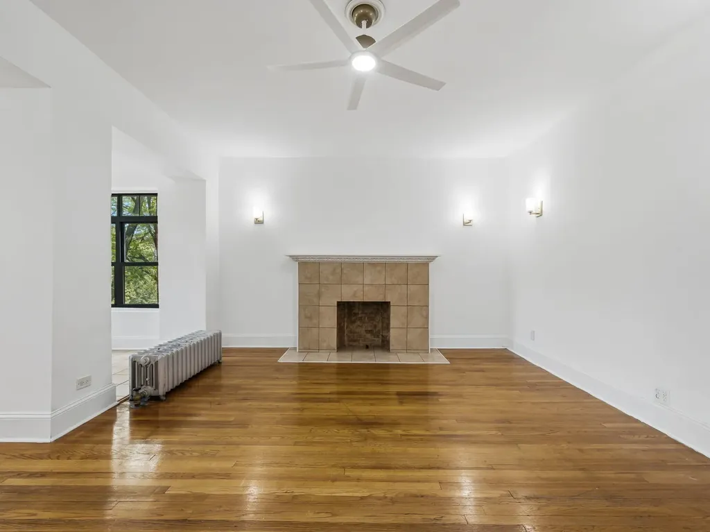 1227 East Hyde Park Boulevard Chicago IL 60615