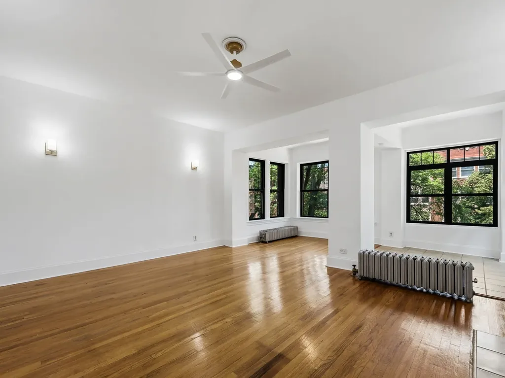 1227 East Hyde Park Boulevard Chicago IL 60615