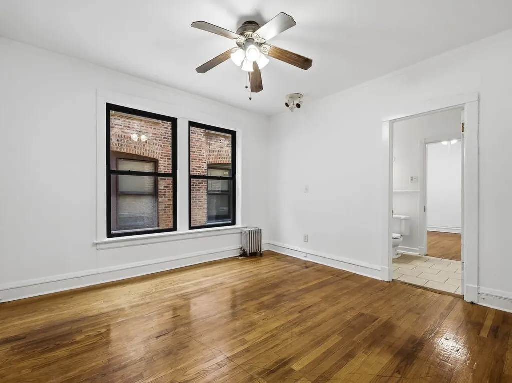 1227 East Hyde Park Boulevard Chicago IL 60615
