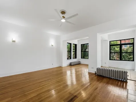 1227 East Hyde Park Boulevard Chicago IL 60615