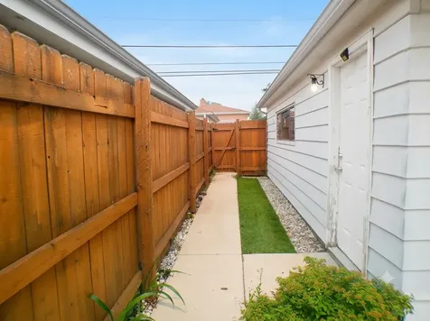 7520 West Carmen Avenue Harwood Heights IL 60706
