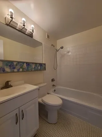4343 North Clarendon Avenue Chicago IL 60613