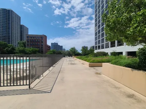 4343 North Clarendon Avenue Chicago IL 60613