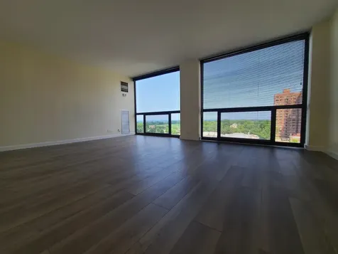 4343 North Clarendon Avenue Chicago IL 60613