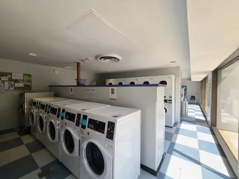 4343 North Clarendon Avenue Chicago IL 60613