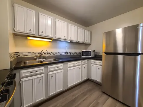 4343 North Clarendon Avenue Chicago IL 60613