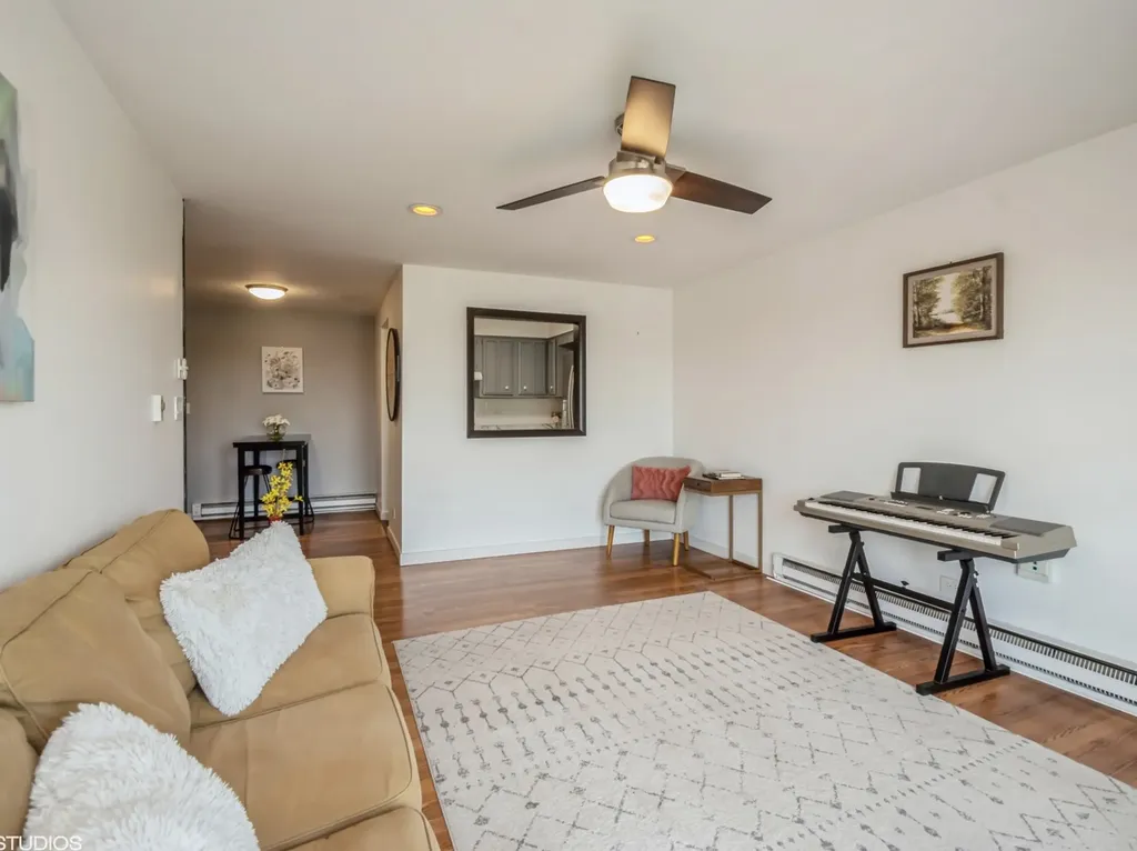 2333 North Neva Avenue Chicago IL 60707
