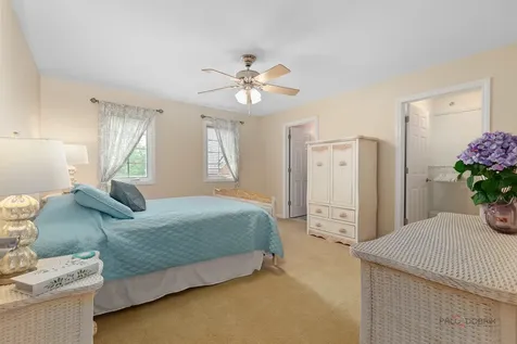 5572 Chancery Road Gurnee IL 60031