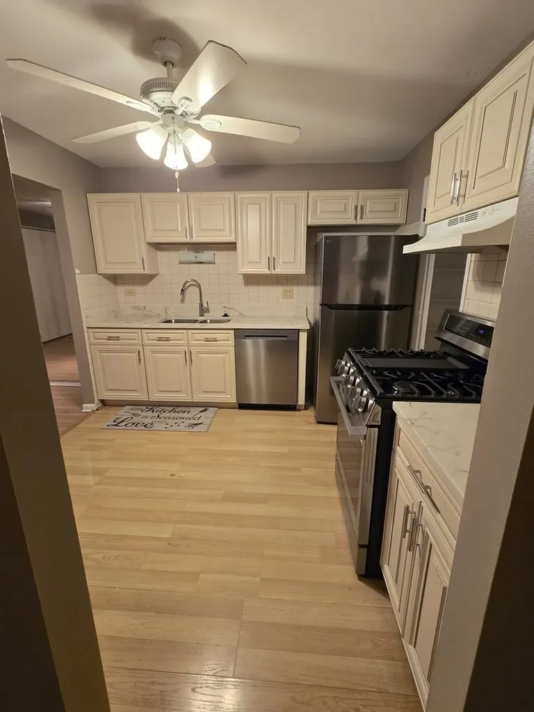 314 Silverwood Court Schaumburg IL 60193