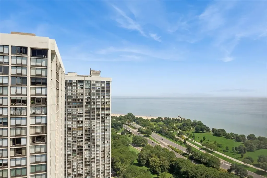 5415 North Sheridan Road Chicago IL 60640