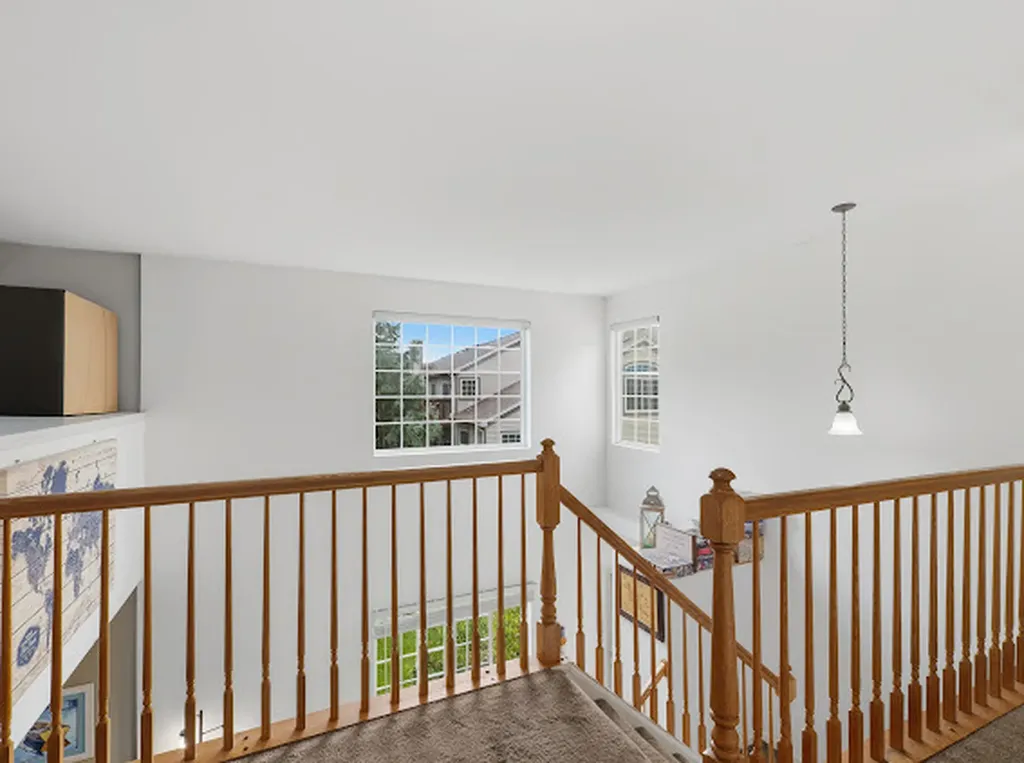1061 Woodview Court Aurora IL 60502