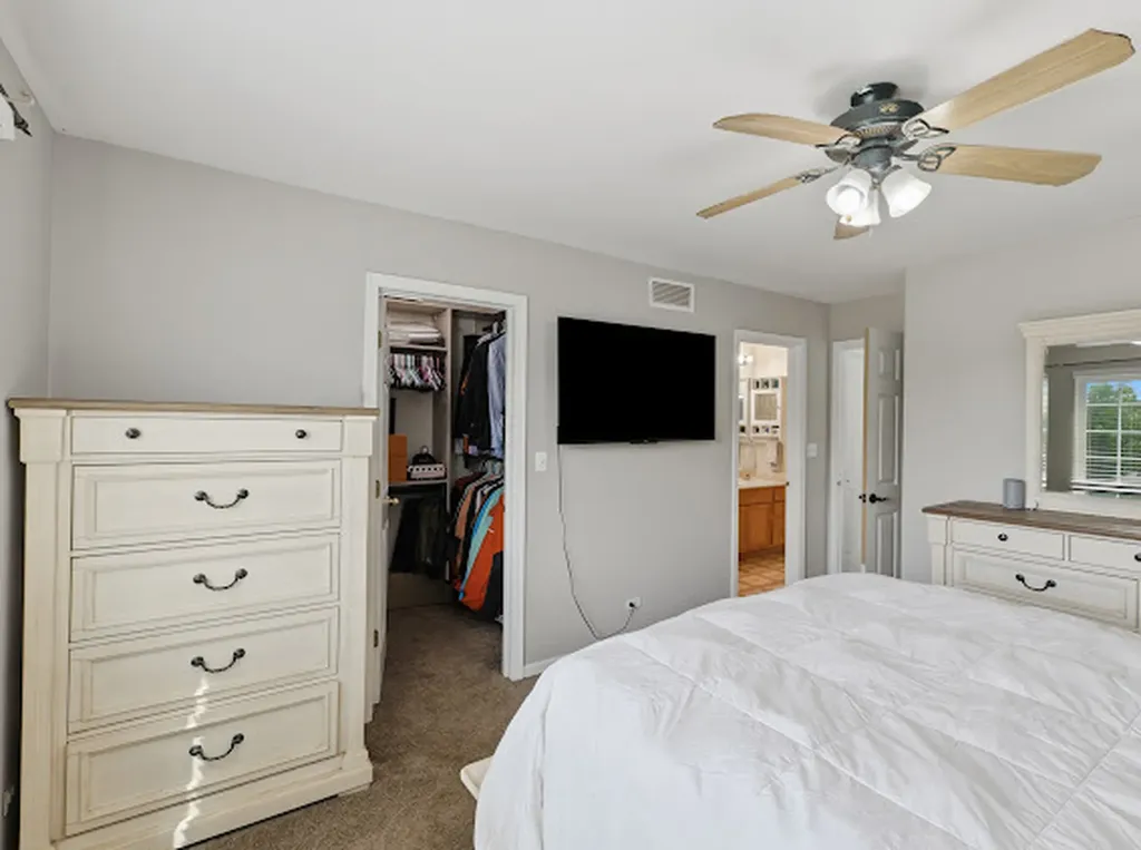 1061 Woodview Court Aurora IL 60502