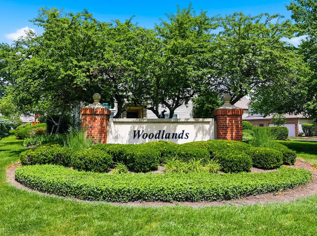 1061 Woodview Court Aurora IL 60502