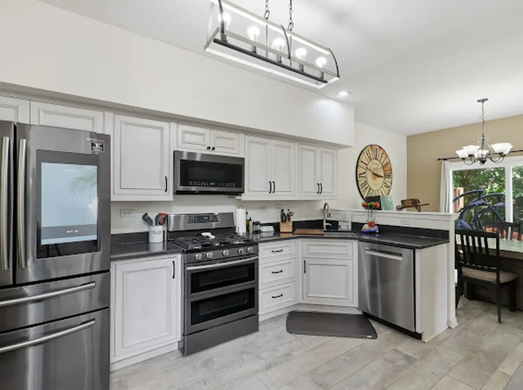 1061 Woodview Court Aurora IL 60502