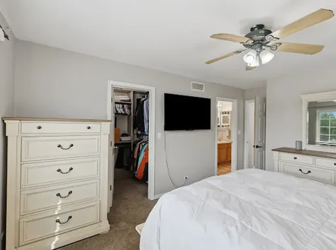 1061 Woodview Court Aurora IL 60502