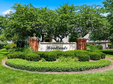 1061 Woodview Court Aurora IL 60502