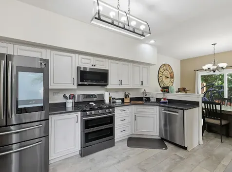 1061 Woodview Court Aurora IL 60502
