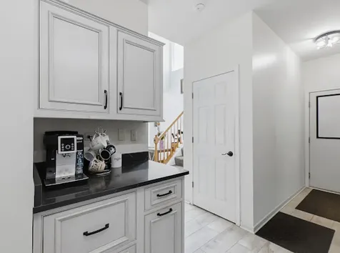 1061 Woodview Court Aurora IL 60502