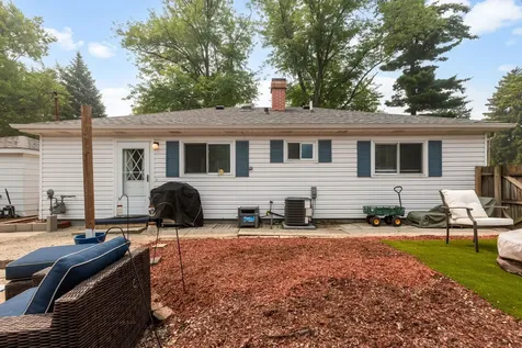 528 West Crystal Street Mundelein IL 60060