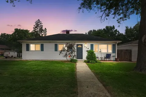 528 West Crystal Street Mundelein IL 60060