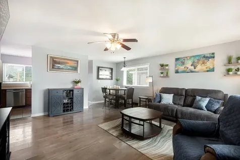 528 West Crystal Street Mundelein IL 60060