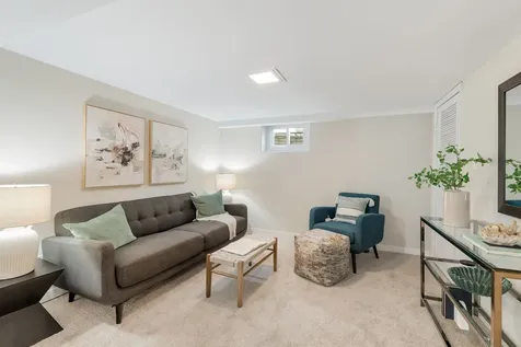 270 Lagoon Drive Northfield IL 60093