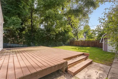 270 Lagoon Drive Northfield IL 60093