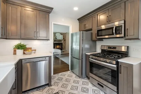 270 Lagoon Drive Northfield IL 60093