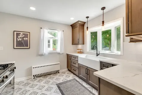270 Lagoon Drive Northfield IL 60093