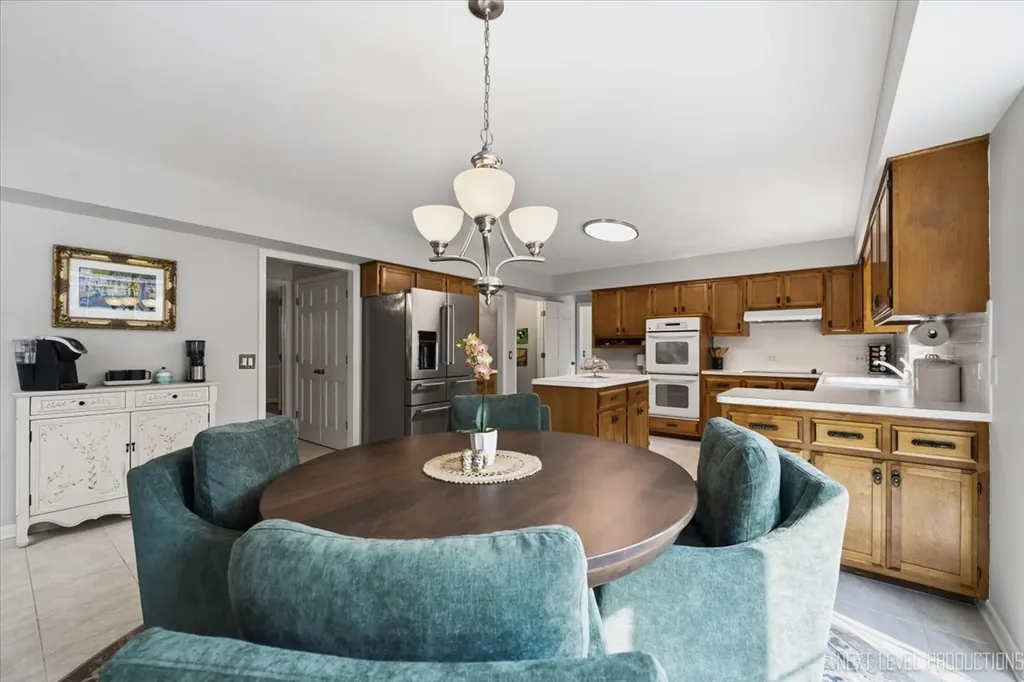 832 Wexford Court Naperville IL 60540