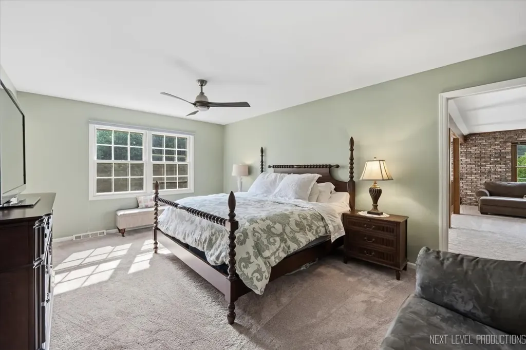 832 Wexford Court Naperville IL 60540