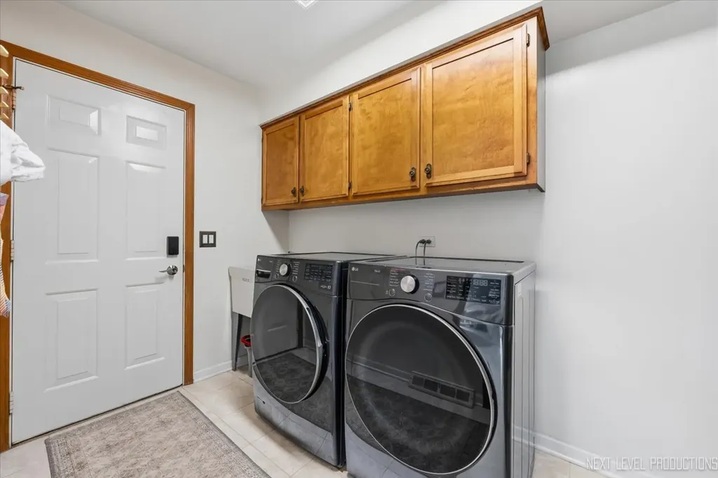 832 Wexford Court Naperville IL 60540